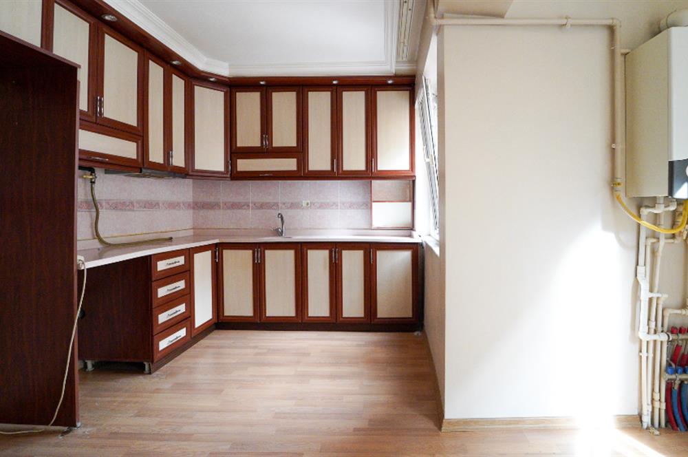 Century21 Bal'dan Toygar Mahallesinde Park Manzaralı Satılık 2+1 Daire