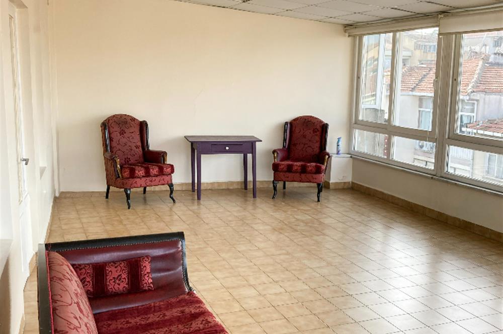 Üsküdar'da Teraslı Kiralık 2+1 Daire