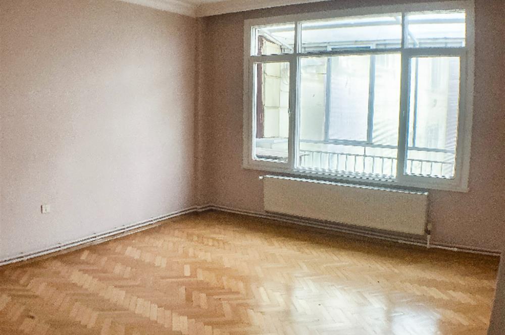 Üsküdar'da Teraslı Kiralık 2+1 Daire