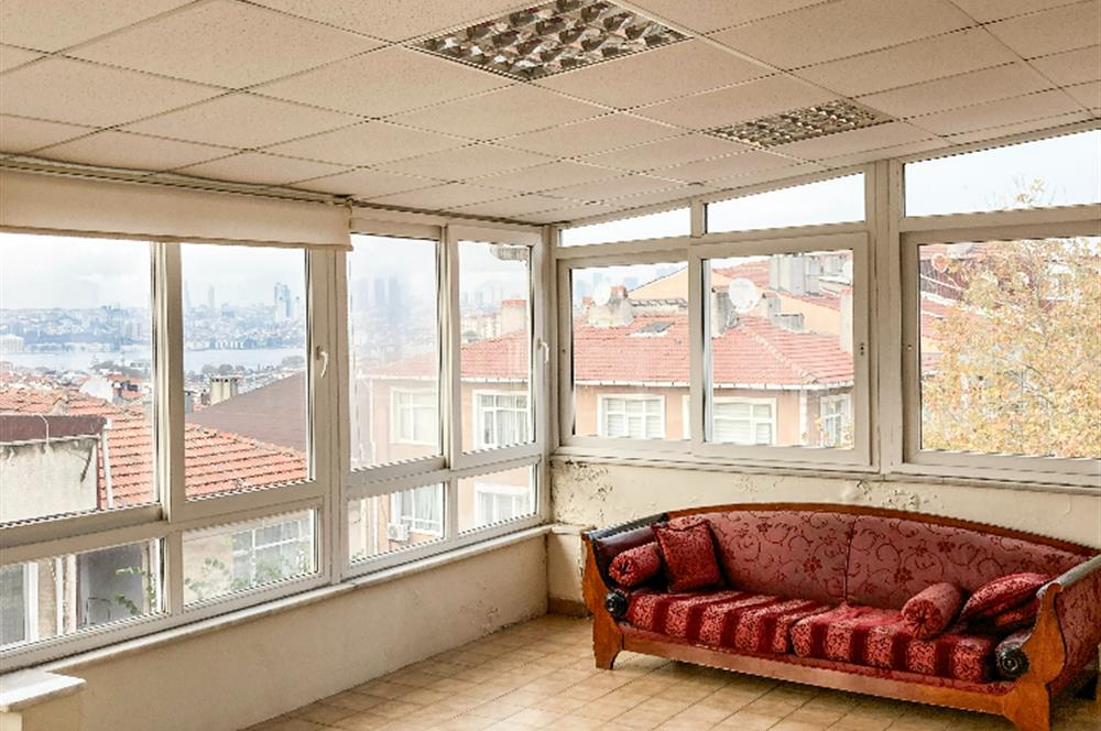 Üsküdar'da Teraslı Kiralık 2+1 Daire