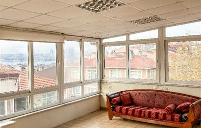 Üsküdar'da Teraslı Kiralık 2+1 Daire