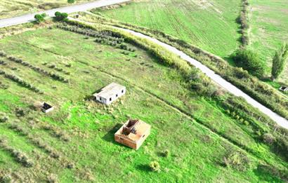 Dikili Salihler Çanakkale Yolu üstü mükemmel konumda tarla