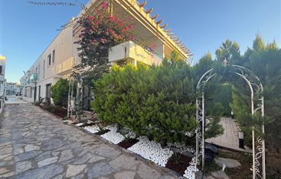 Denize 10 Adım Mesafede Havuzlu Site İçinde 3+1 Bahçe Katı Daire