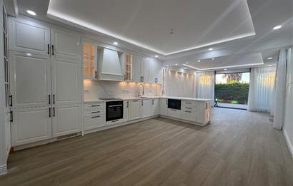 Denize 10 Adım Mesafede Havuzlu Site İçinde 3+1 Bahçe Katı Daire