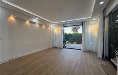 Denize 10 Adım Mesafede Havuzlu Site İçinde 3+1 Bahçe Katı Daire