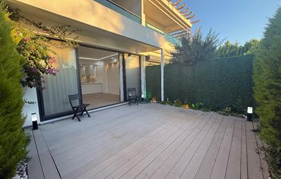 Denize 10 Adım Mesafede Havuzlu Site İçinde 3+1 Bahçe Katı Daire