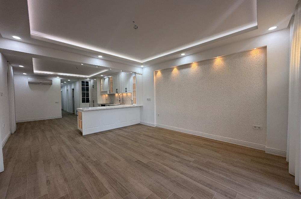 Denize 10 Adım Mesafede Havuzlu Site İçinde 3+1 Bahçe Katı Daire