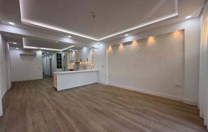 Denize 10 Adım Mesafede Havuzlu Site İçinde 3+1 Bahçe Katı Daire