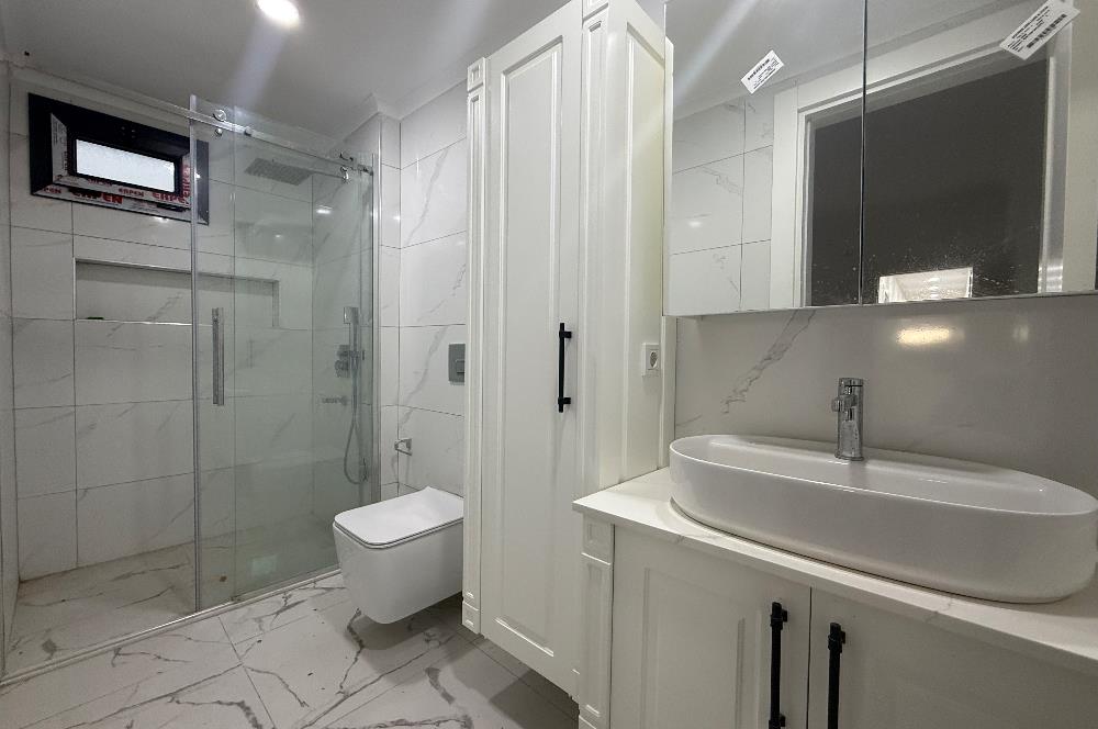 Denize 10 Adım Mesafede Havuzlu Site İçinde 3+1 Bahçe Katı Daire