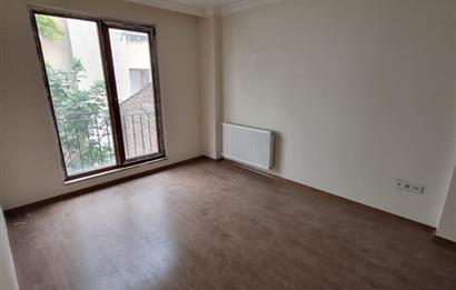 Gümüşsuyunda Merkezi Konumda Genç Binada 1+1 Kiralık Daire