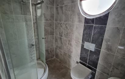 Gümüşsuyunda Merkezi Konumda Genç Binada 1+1 Kiralık Daire