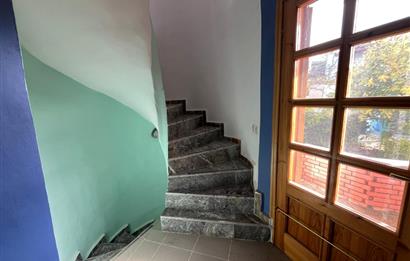 C21 BAL'DAN PELİTKÖY SAHİLİ'NDE DENİZ MANZARALI SATILIK TRİPLEKS