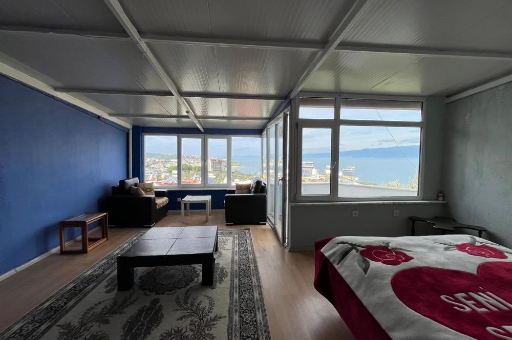 C21 BAL'DAN PELİTKÖY SAHİLİ'NDE DENİZ MANZARALI SATILIK TRİPLEKS