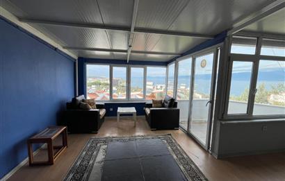 C21 BAL'DAN PELİTKÖY SAHİLİ'NDE DENİZ MANZARALI SATILIK TRİPLEKS