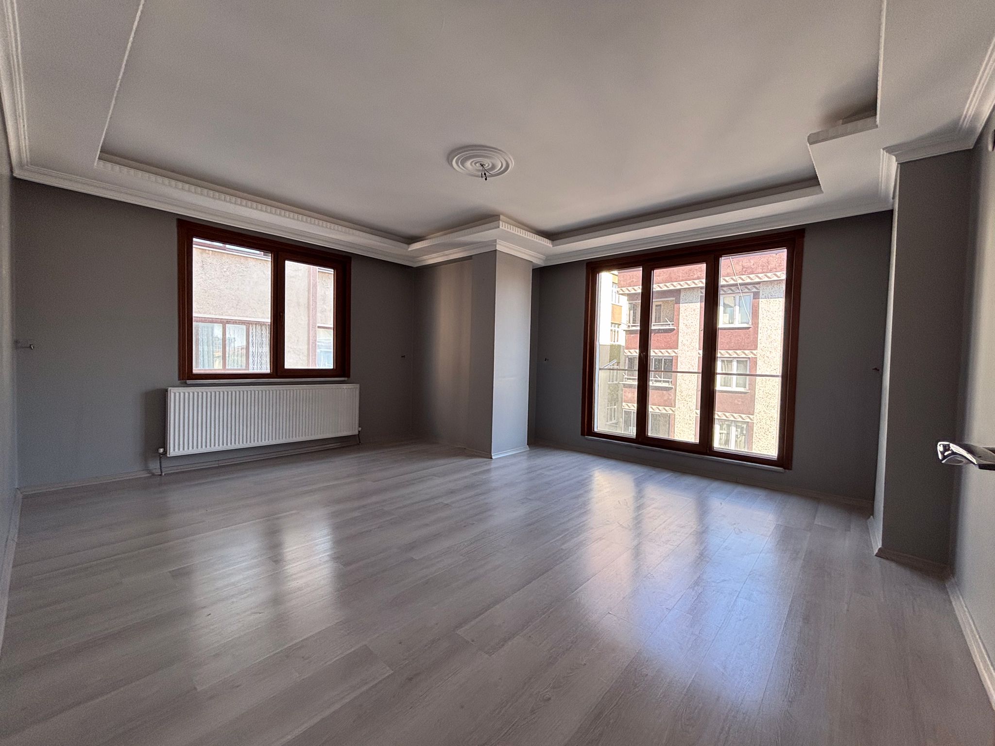 Ümraniye Namık Kemal Mahallesi Site İçerisinde Satılık 2+1 Daire