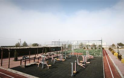 GÖLBAŞI BAHÇELİEVLER'DE GÜLKENT GÖL VİLLARIN'DA SATILIK VİLLA