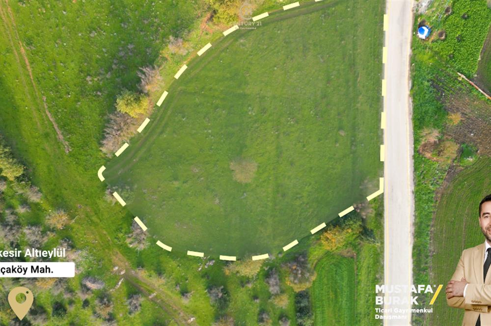 C21 BAL'DAN AKÇAKÖY'DE //ASFALTA CEPHE// 2700 M² SATILIK TARLA