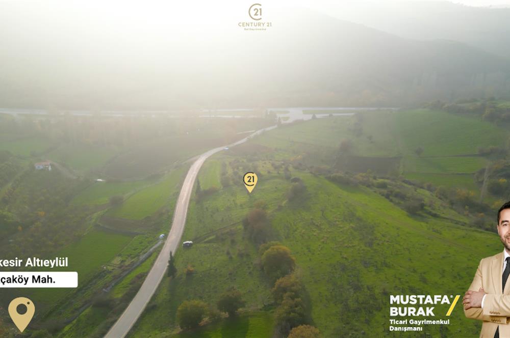 C21 BAL'DAN AKÇAKÖY'DE //ASFALTA CEPHE// 2700 M² SATILIK TARLA