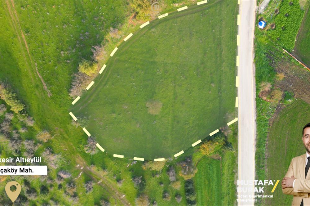 C21 BAL'DAN AKÇAKÖY'DE //ASFALTA CEPHE// 2700 M² SATILIK TARLA