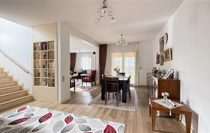 GÖLBAŞI BAHÇELİEVLER'DE GÜLKENT GÖL VİLLARIN'DA SATILIK VİLLA