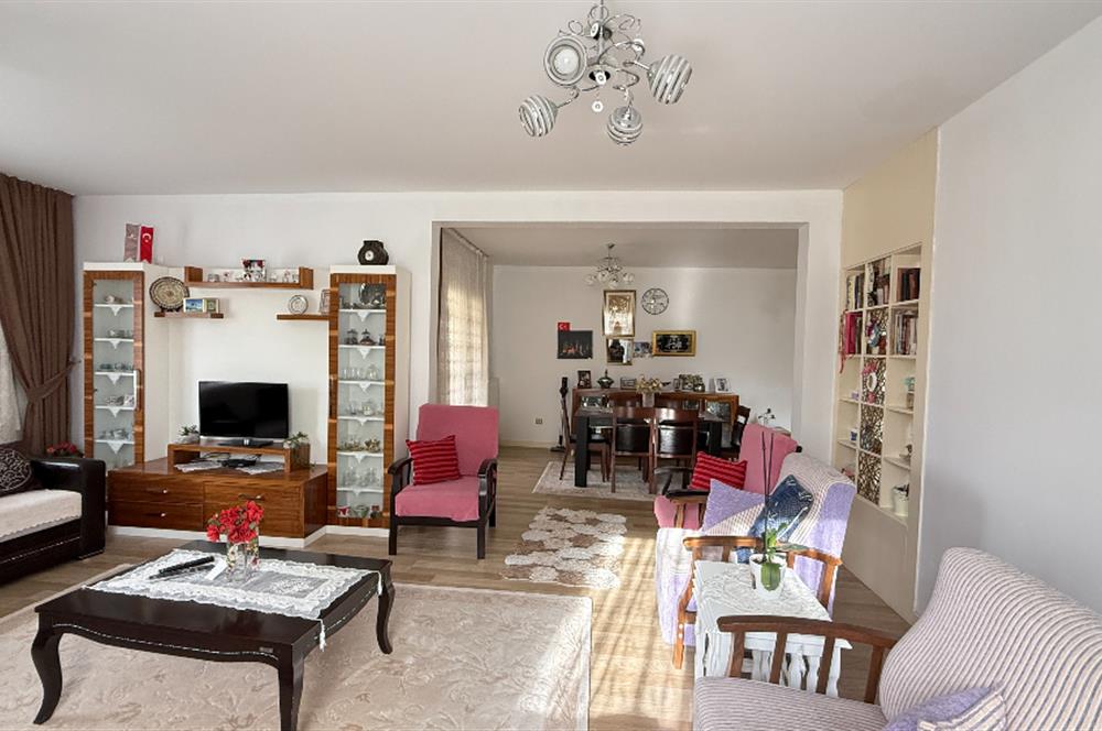 GÖLBAŞI BAHÇELİEVLER'DE GÜLKENT GÖL VİLLARIN'DA SATILIK VİLLA