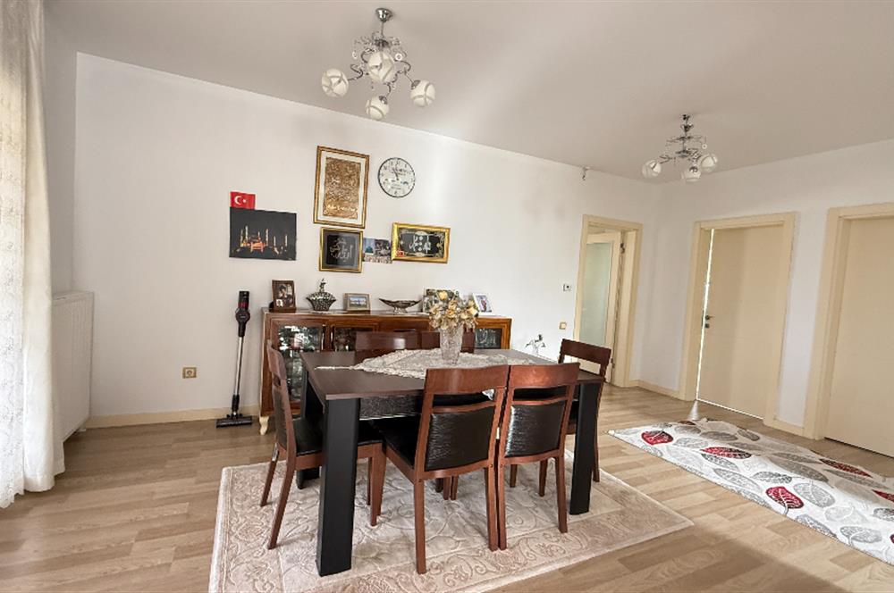 GÖLBAŞI BAHÇELİEVLER'DE GÜLKENT GÖL VİLLARIN'DA SATILIK VİLLA