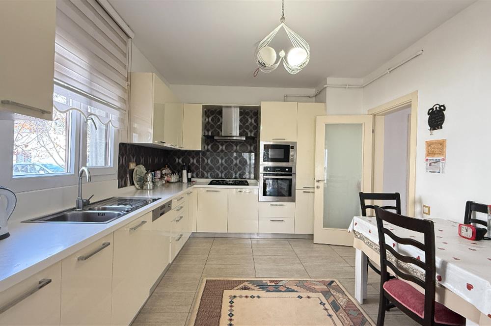 GÖLBAŞI BAHÇELİEVLER'DE GÜLKENT GÖL VİLLARIN'DA SATILIK VİLLA