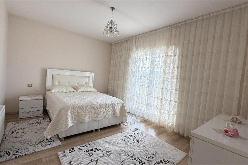 GÖLBAŞI BAHÇELİEVLER'DE GÜLKENT GÖL VİLLARIN'DA SATILIK VİLLA