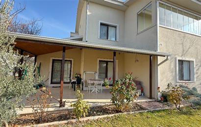 GÖLBAŞI BAHÇELİEVLER'DE GÜLKENT GÖL VİLLARIN'DA SATILIK VİLLA