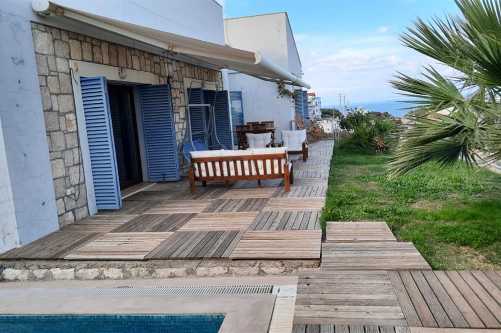 İZMİR KARABURUNDA SATILIK 4+3 VİLLA