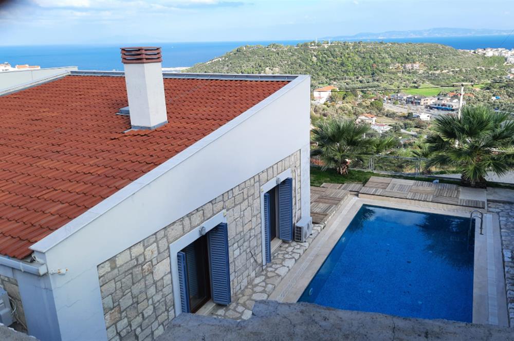 İZMİR KARABURUNDA SATILIK 4+3 VİLLA