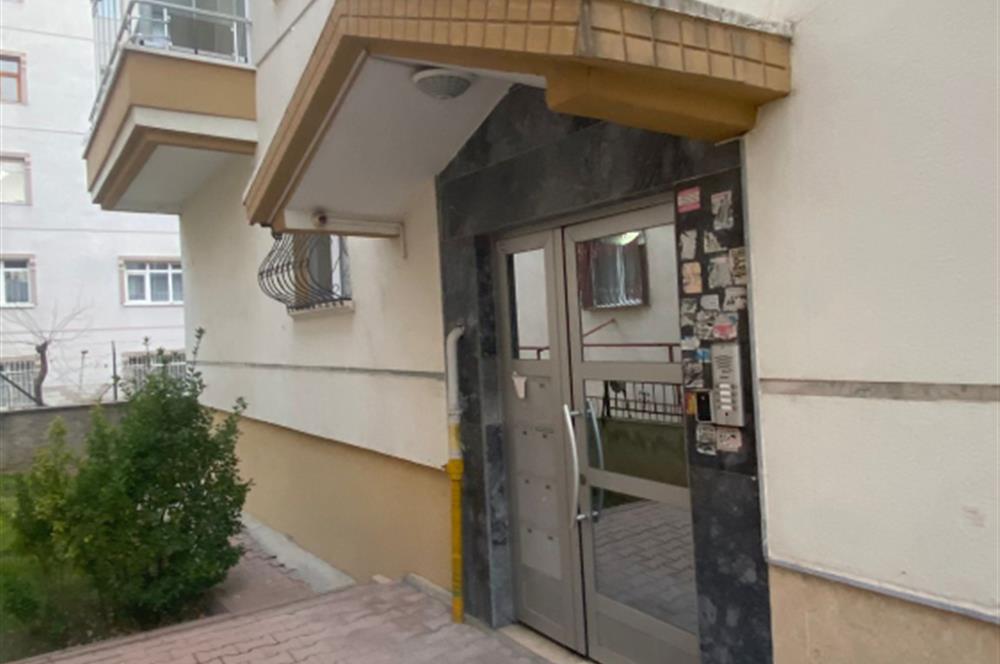 SİNCAN ATATÜRK MAH. 3+1 YAPILI SATILIK FIRSAT DAİRE