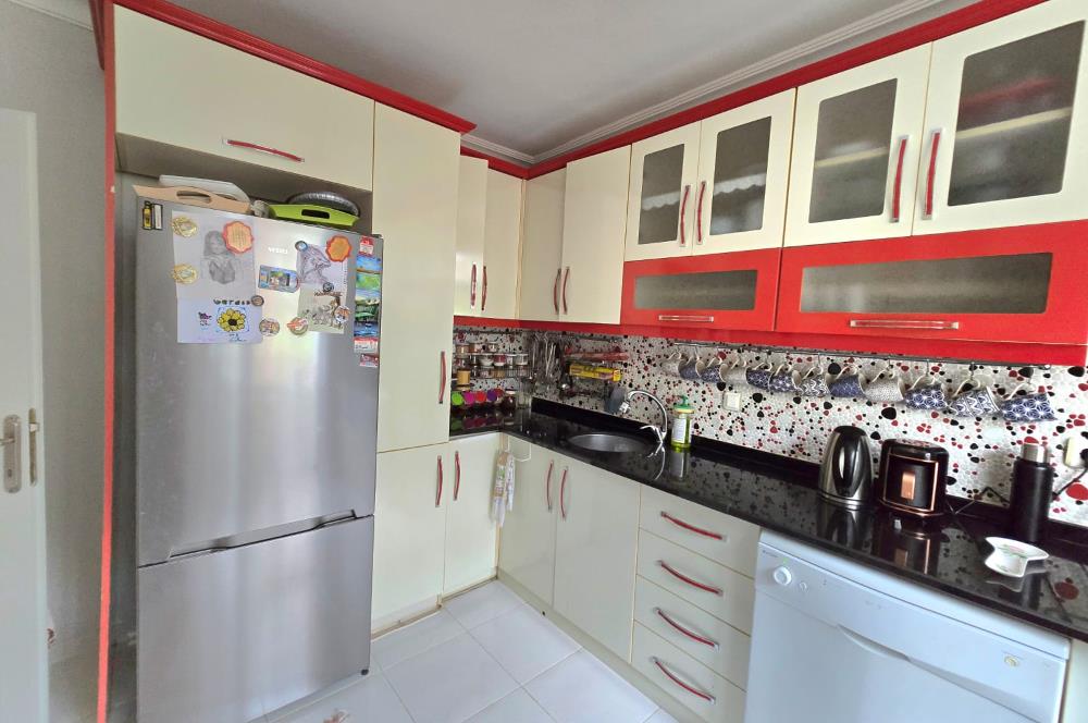 SİTE İÇERİSİNDE DOĞA MANZARALI HAVUZLU BAHÇELİ BAKIMLI VİLLA