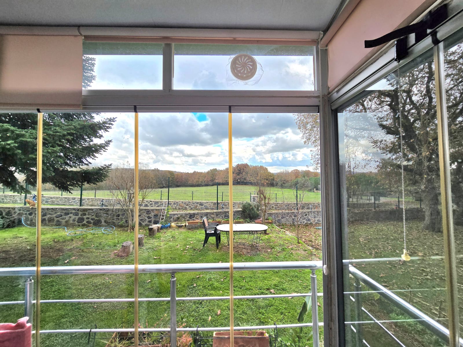 SİTE İÇERİSİNDE DOĞA MANZARALI HAVUZLU BAHÇELİ BAKIMLI VİLLA