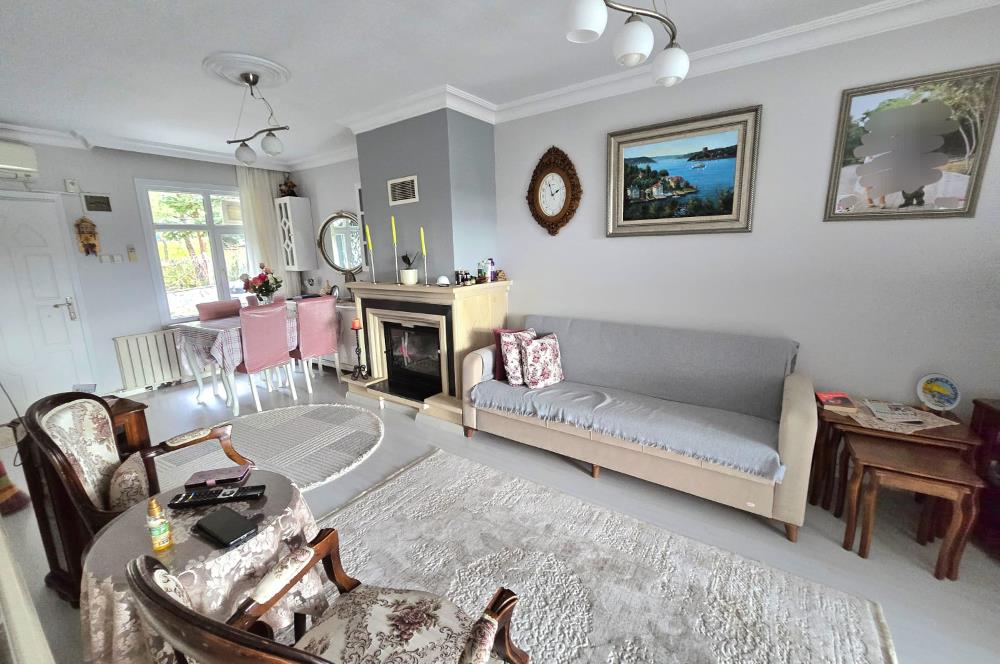 SİTE İÇERİSİNDE DOĞA MANZARALI HAVUZLU BAHÇELİ BAKIMLI VİLLA