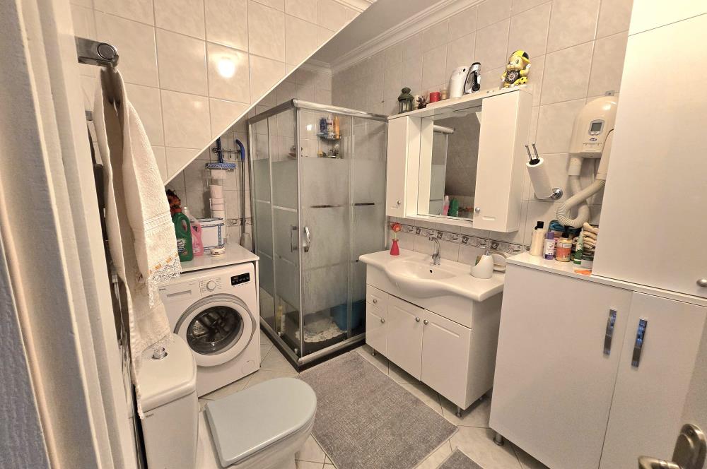 SİTE İÇERİSİNDE DOĞA MANZARALI HAVUZLU BAHÇELİ BAKIMLI VİLLA