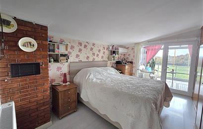 SİTE İÇERİSİNDE DOĞA MANZARALI HAVUZLU BAHÇELİ BAKIMLI VİLLA