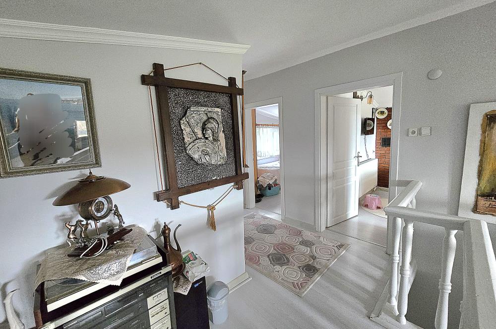 SİTE İÇERİSİNDE DOĞA MANZARALI HAVUZLU BAHÇELİ BAKIMLI VİLLA