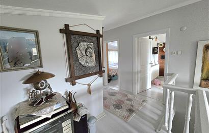 SİTE İÇERİSİNDE DOĞA MANZARALI HAVUZLU BAHÇELİ BAKIMLI VİLLA