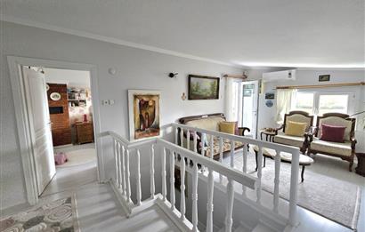 SİTE İÇERİSİNDE DOĞA MANZARALI HAVUZLU BAHÇELİ BAKIMLI VİLLA