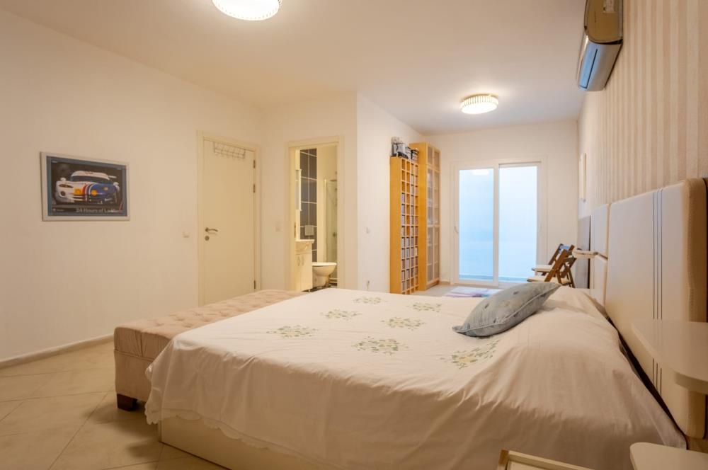 Bodrum-Konacık 4+1 satılık müstakil tripleks villa