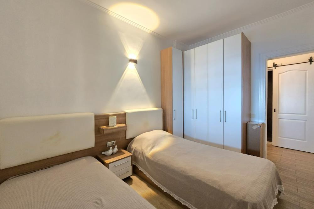 Koyunbaba'da Havuzlu Elit Site İçinde Muhteşem Deniz Manzaralı Satılık Daire