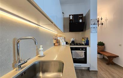 Koyunbaba'da Havuzlu Elit Site İçinde Muhteşem Deniz Manzaralı Satılık Daire