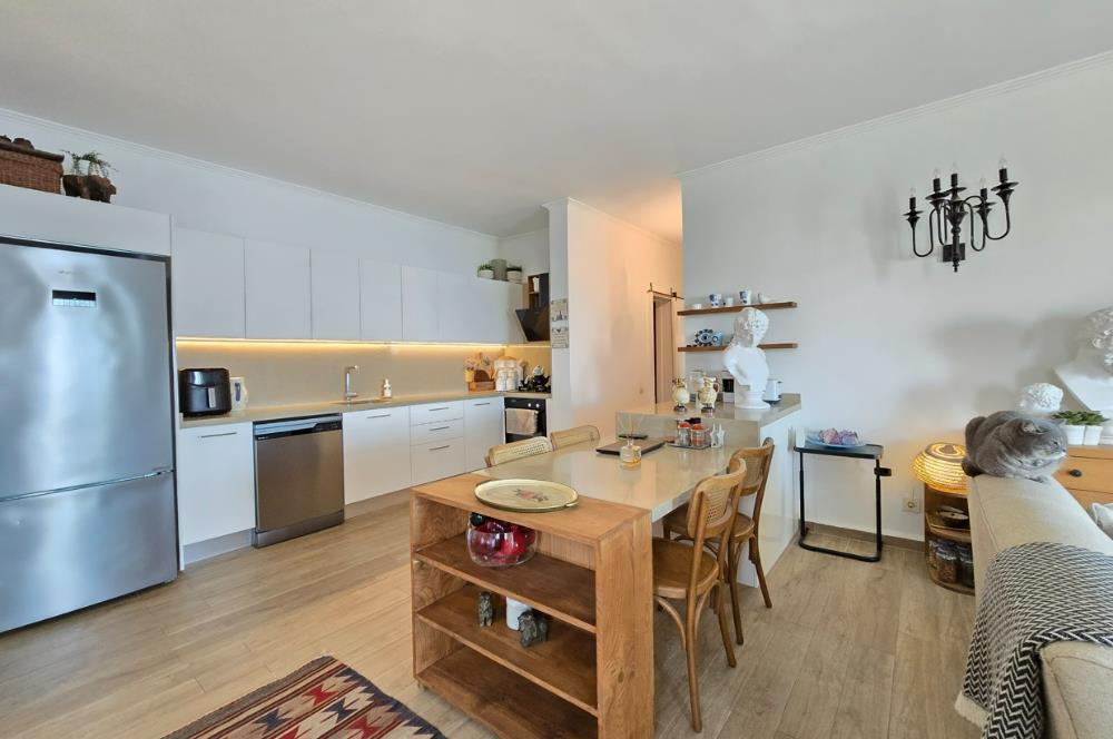 Koyunbaba'da Havuzlu Elit Site İçinde Muhteşem Deniz Manzaralı Satılık Daire