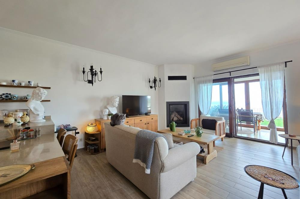 Koyunbaba'da Havuzlu Elit Site İçinde Muhteşem Deniz Manzaralı Satılık Daire