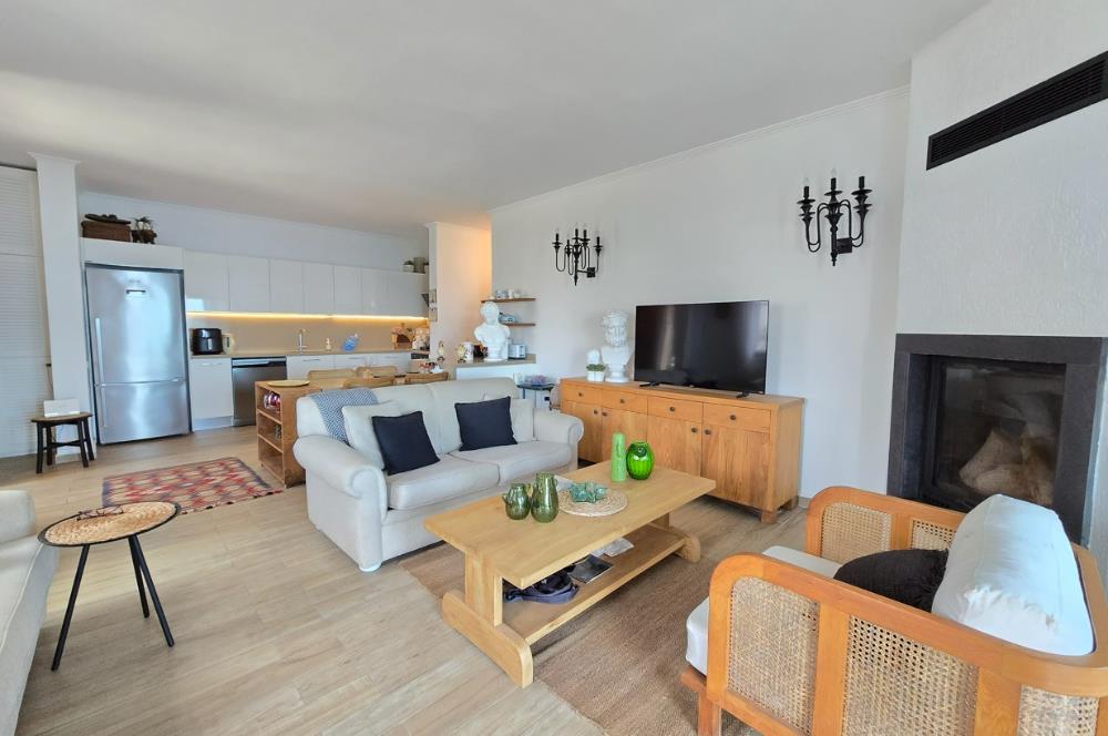 Koyunbaba'da Havuzlu Elit Site İçinde Muhteşem Deniz Manzaralı Satılık Daire