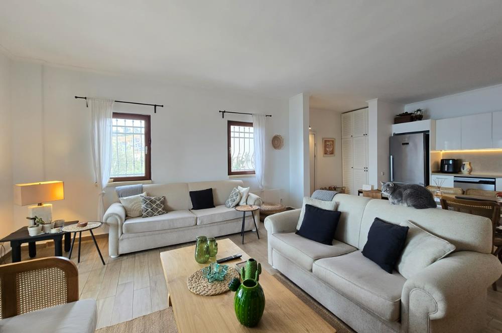 Koyunbaba'da Havuzlu Elit Site İçinde Muhteşem Deniz Manzaralı Satılık Daire