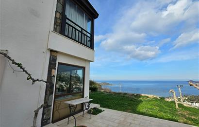 Koyunbaba'da Havuzlu Elit Site İçinde Muhteşem Deniz Manzaralı Satılık Daire