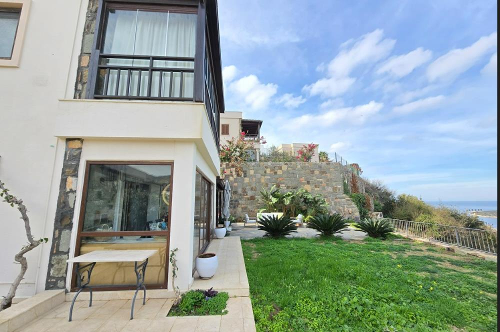 Koyunbaba'da Havuzlu Elit Site İçinde Muhteşem Deniz Manzaralı Satılık Daire