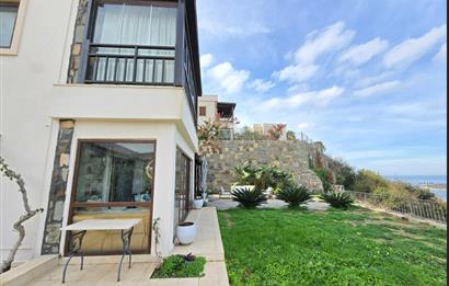 Koyunbaba'da Havuzlu Elit Site İçinde Muhteşem Deniz Manzaralı Satılık Daire